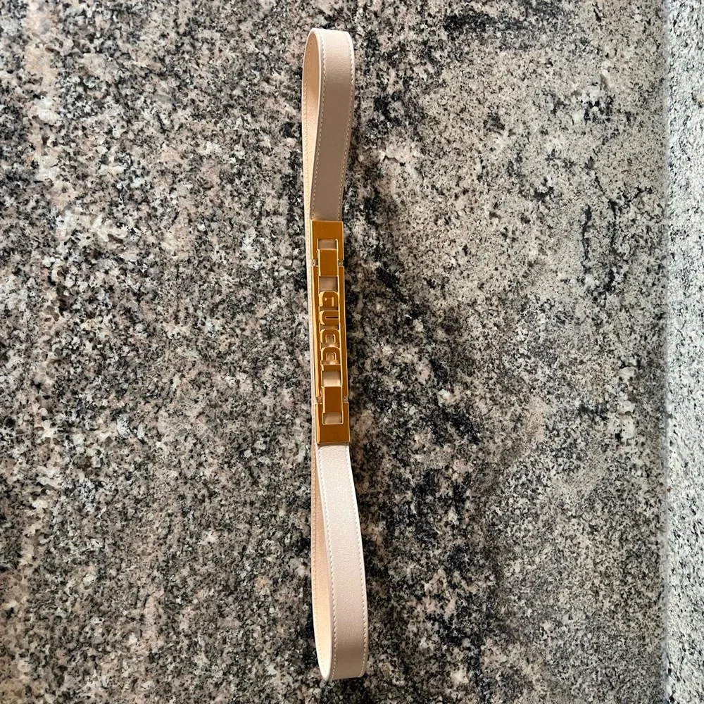 Gucci Bold Letter Leather Belt